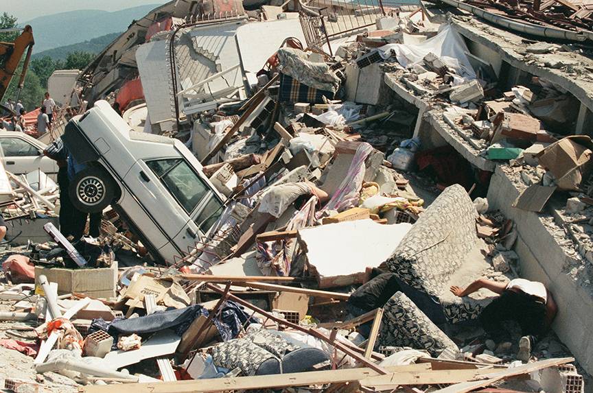 17 Ağustos Depremi 26. yılında: 45 saniyede yaşanan felaketin unutulmayan izleri 4